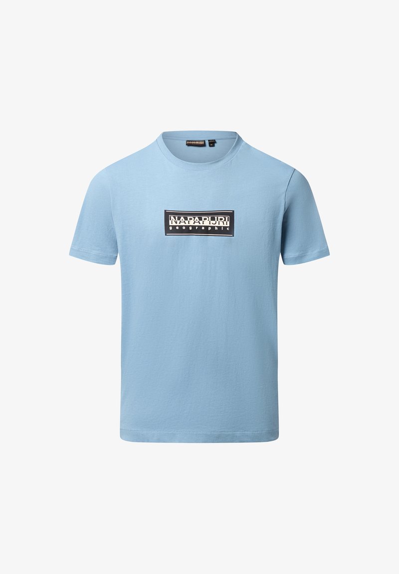 Helles blaues Baumwoll-T-Shirt mit Rundhalsausschnitt. Verfügt über einen rechteckigen schwarz-weißen Grafikdruck mit "NAPAPIJRI" und "geographic."