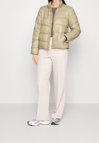 GAP Giacca invernale - khaki