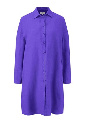 Lillā frakts ar pogām, apkakli, garām piedurknēm un brīvu piegriezumu. Iekļauj priekša pogas un sānu šķēlumi apakšējā malā.