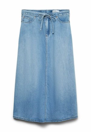 Jupe trapèze en denim bleu clair avec couture frontale, cinq poches et cordon de serrage noué à la taille.