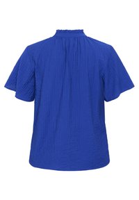 Haut à manches courtes avec un col volanté, fabriqué en tissu texturé bleu vif, avec une coupe ample et des détails de plissage subtils.