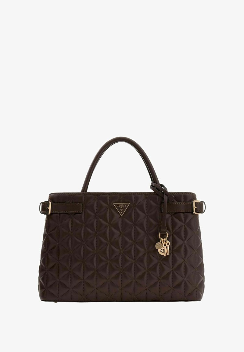 Borsa trapuntata marrone con logo triangolare, manici superiori e charm decorativo. Texture liscia con dettagli in metallo color oro.