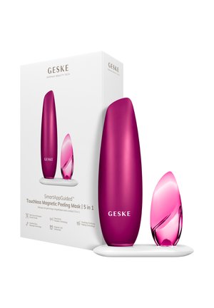 Lilla og pink slanke skønhedsapparater på en hvid base, ved siden af emballage mærket "Touchless Magnetic Peeling Mask 5 i 1" af GESKE.