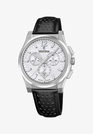 Festina chronograafhorloge met witte, gestructureerde wijzerplaat, drie subwijzers, zilveren markers, zwarte geperforeerde leren band en datumweergave op 6 uur.