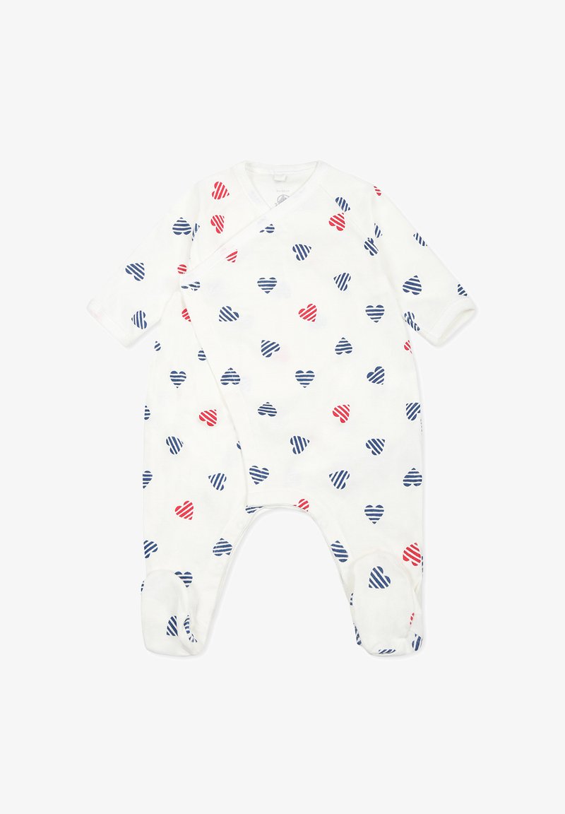 Weißer Babykörper mit einem Muster aus roten und dunkelblauen gestreiften Herzformen. Lange Ärmel mit abgerundeten Füßen und einem Wickeldesign.