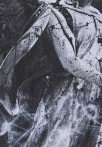 Night Addict Luvtröja - black