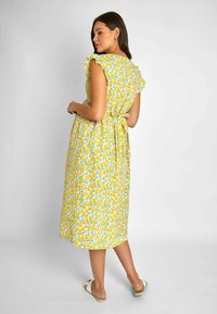 JoJo Maman Bébé LEMON PRINT MIDI-REGULAR FIT - Kasdienė suknelė - yellow