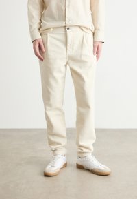 Tommy Hilfiger HARLEM - Chinos - ivory