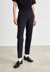 BOSS - TILUNA - Pantalon classique - dark blue Image miniature 1