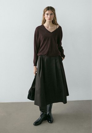 MIDI WITH BOX PLEATS  - A-Linien-Rock - black