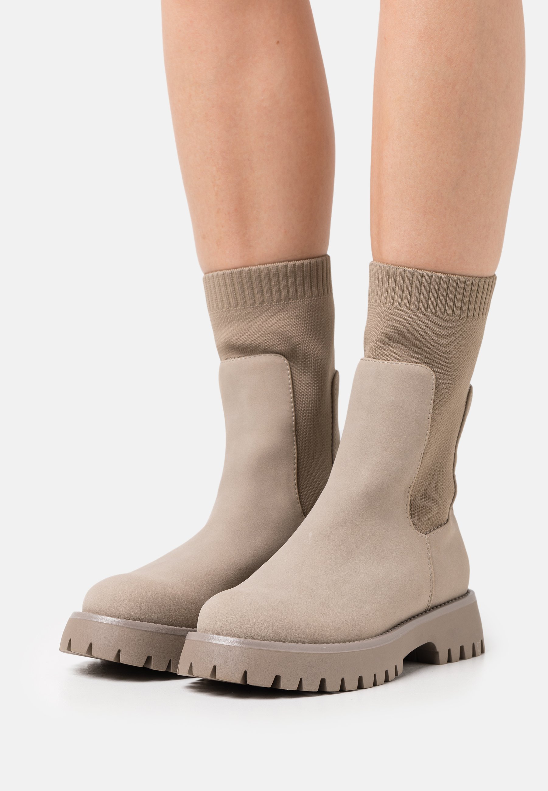 call it spring boots uk