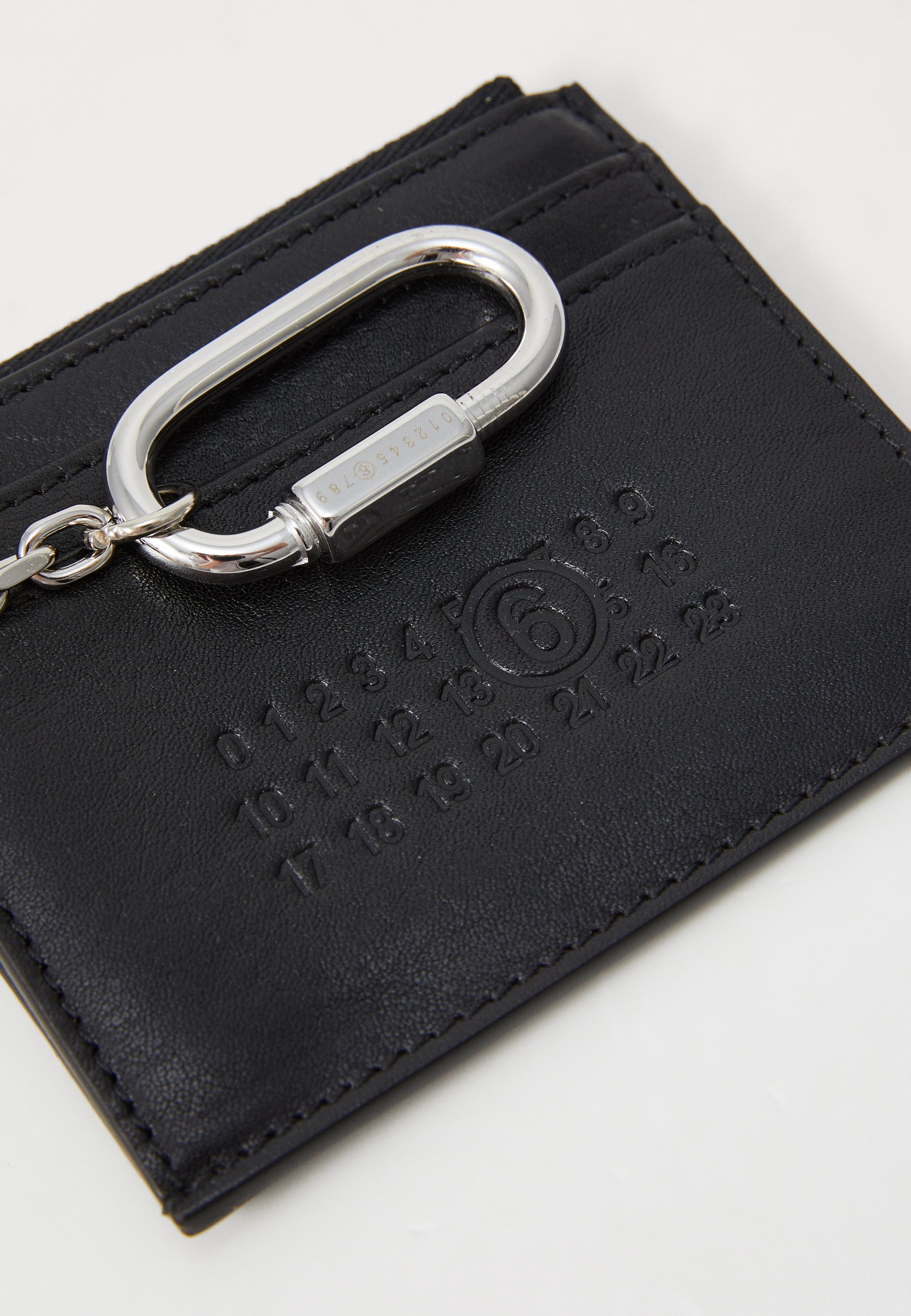 【関税&送料込】Mm6 Maison Margiela Utility Key Card Holder MM6 Maison Margiela Utility Key Cardholder | Red | FARFETCH