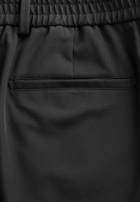 Next SMART ELASTICATED - REGULAR FIT - Vászonnadrágok - black