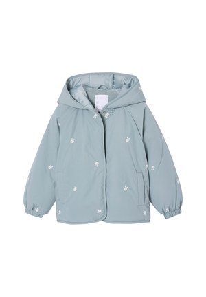 Hellblaue wattierte Kapuzenjacke mit elastischen Bündchen und kleinen weißen Blumenmustern, die über den Stoff verstreut sind.