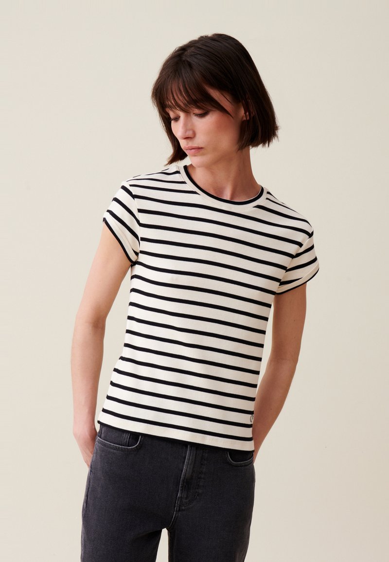 Claudie Pierlot T-SHIRT MANCHES COURTES MARINIÈRE - Camiseta estampada - bicolore