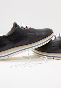 Marco Tozzi LACE UP - Sportlicher Schnürer - navy