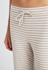 Pieces PCLAYA MW WIDE  - Housut - simply taupe/coconut milk
