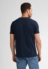 Thumbnail Image 6