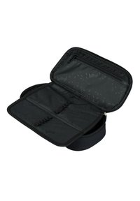 Czarna torba na zamek błyskawiczny z podwójnymi przegródkami, z teksturowanym wnętrzem z logo, elastycznymi pętelkami do organizacji oraz gładkim materiałem.