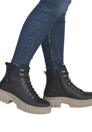 Rieker Plateaustiefelette - schwarz