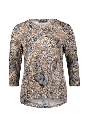 Blouse met driekwart mouwen in een paisley patroon, met tinten bruin, grijs en groen. Zachte stof met een ronde halslijn en een gebogen zoom.