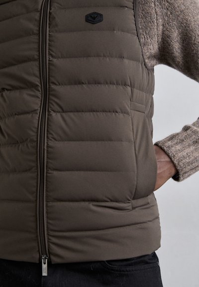 Emporio Armani DOWN WAISTCOAT - Väst - verde militare