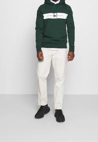 Tommy Hilfiger Felpa con cappuccio - dark green