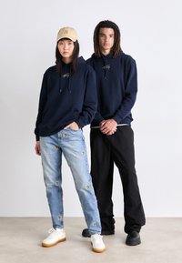 Tommy Jeans HOODIE UNISEX - Felpa - dark night navy