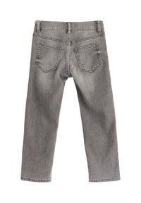 Grå denim jeans med lige ben, fem lommer og kontrastsying. Metalhardware ved taljen, subtil falming over det hele.