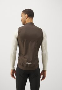 Rapha MENS CORE GILET - Vest - deep coffee/white