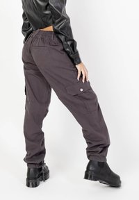 ONLY SELINA - Cargobukse - grey