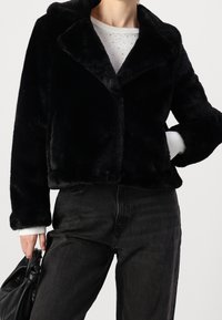 Vero Moda Chaqueta de invierno - black