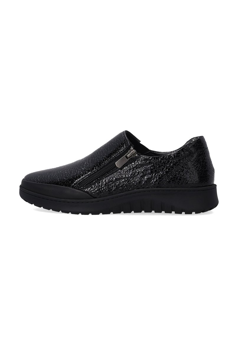 Černé nazouvací boty s lesklým, texturaovaným povrchem, bočním zipem, flexibilní gumovou podrážkou a rounded toe designem.