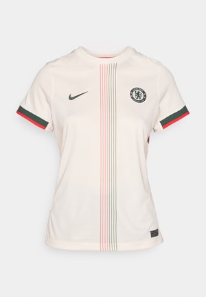 Valkoinen kerma jalkapallo-asu, jossa on pyöreä kaula-aukko, lyhyet hihat, Chelsea FC -logo, vihreät ja punaiset vivahdeviivat sekä pystysuorat kuviot.