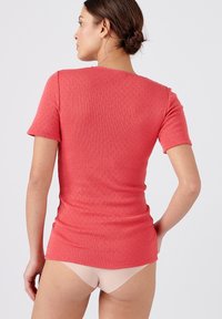 Damart AJOURÉE GUIPURE À L ENCOLURE  - Maglietta intima - rouge