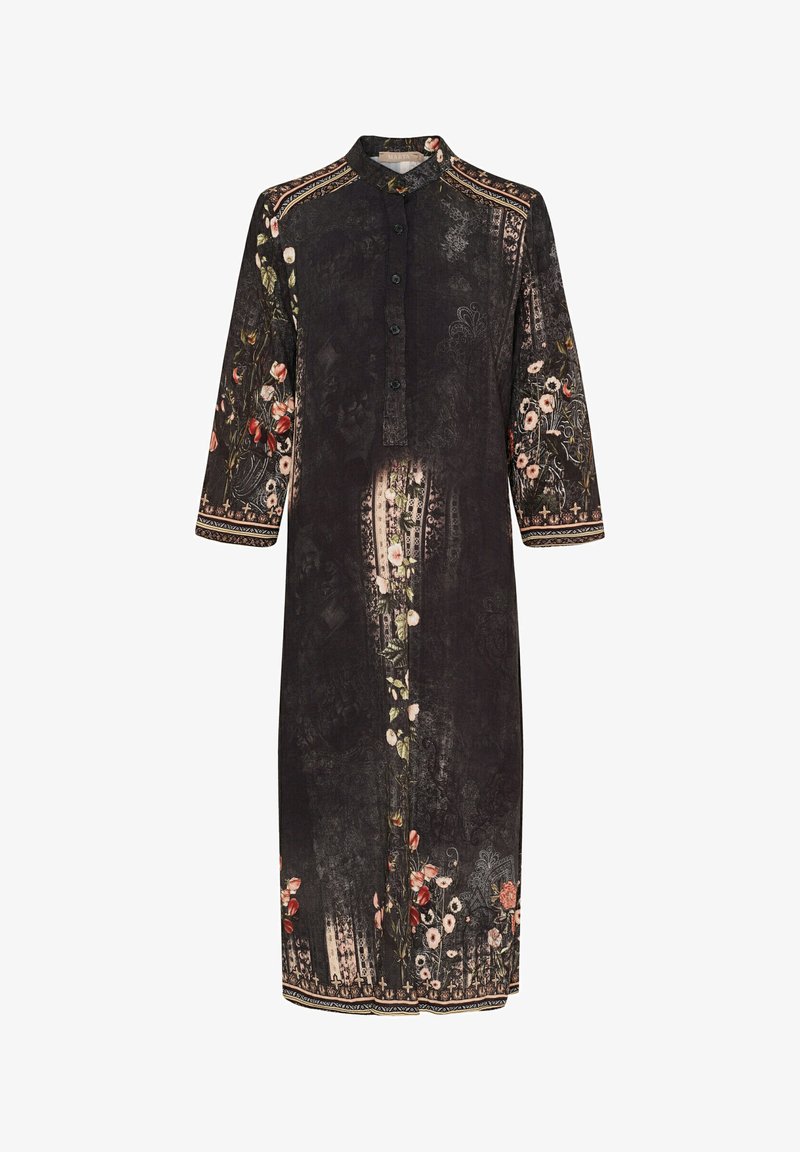 Lang sort kjole med blomsterprint, lange ærmer, knaplukning fortil og dekorative kanter ved manchetter og skuldre.