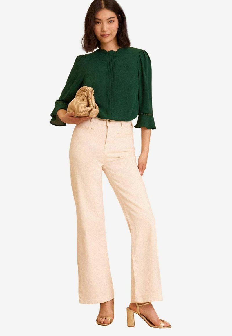 Love & Roses SCALLOP PINTUCK FLUTE SLEEVE  - REGULAR FIT - Camicetta - green