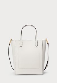 Bolsa tote de couro em branco com textura granulada, detalhes em preto, alças curtas e uma alça de ombro destacável. Apresenta detalhes de costura lateral.
