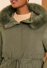 Love & Roses REGULAR FIT  - Vinterkappa /-rock - green