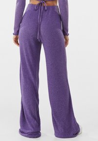 Bershka Tygbyxor - mauve