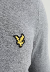 Lyle & Scott V NECK - Jersey de punto - mid grey marl