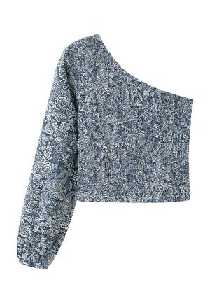 Haut asymétrique bleu et blanc à motifs cachemire, avec corsage à smocks et une seule manche longue bouffante terminée par un poignet élastique.