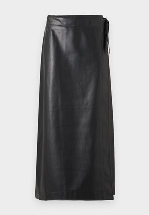 Zwarte leren rok met een gladde textuur, lang recht ontwerp en een zijstrikdetail bij de taille. Schone randen met minimale stiksels.