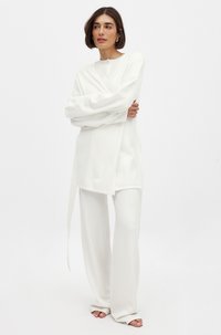 NA-KD Adīta jaka - offwhite