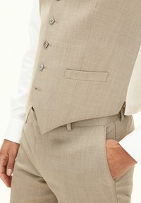 Oscar Jacobson Anzugweste - nubuck beige