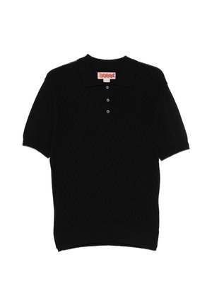 Polo nera in maglia a maniche corte con tre bottoni e piccolo colletto, con un sottile motivo strutturato sul tessuto.