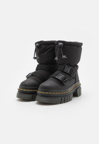 Dr. Martens AUDRICK PADDED - Aulinukai su platforma - black