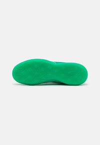 Nike Performance STREETGATO - Scarpe da allenamento - stadium green