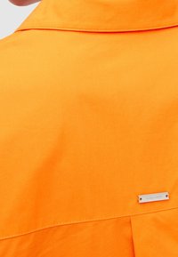 AllSaints Chemisier - orange