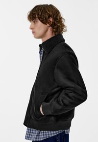 PULL&BEAR Ľahká bunda - black